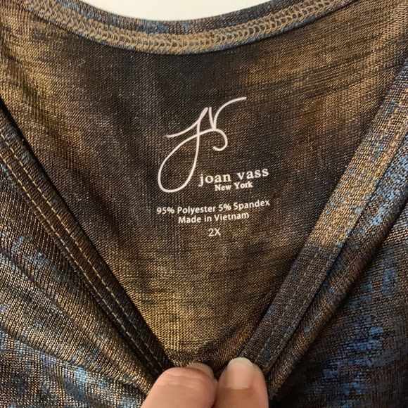 Women’s blouse. Multi color. Size 2x. Lightly used. - Picture 2 of 2